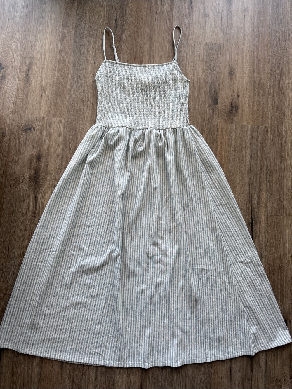 H&M SMOCKED STRAPPY DRESS
